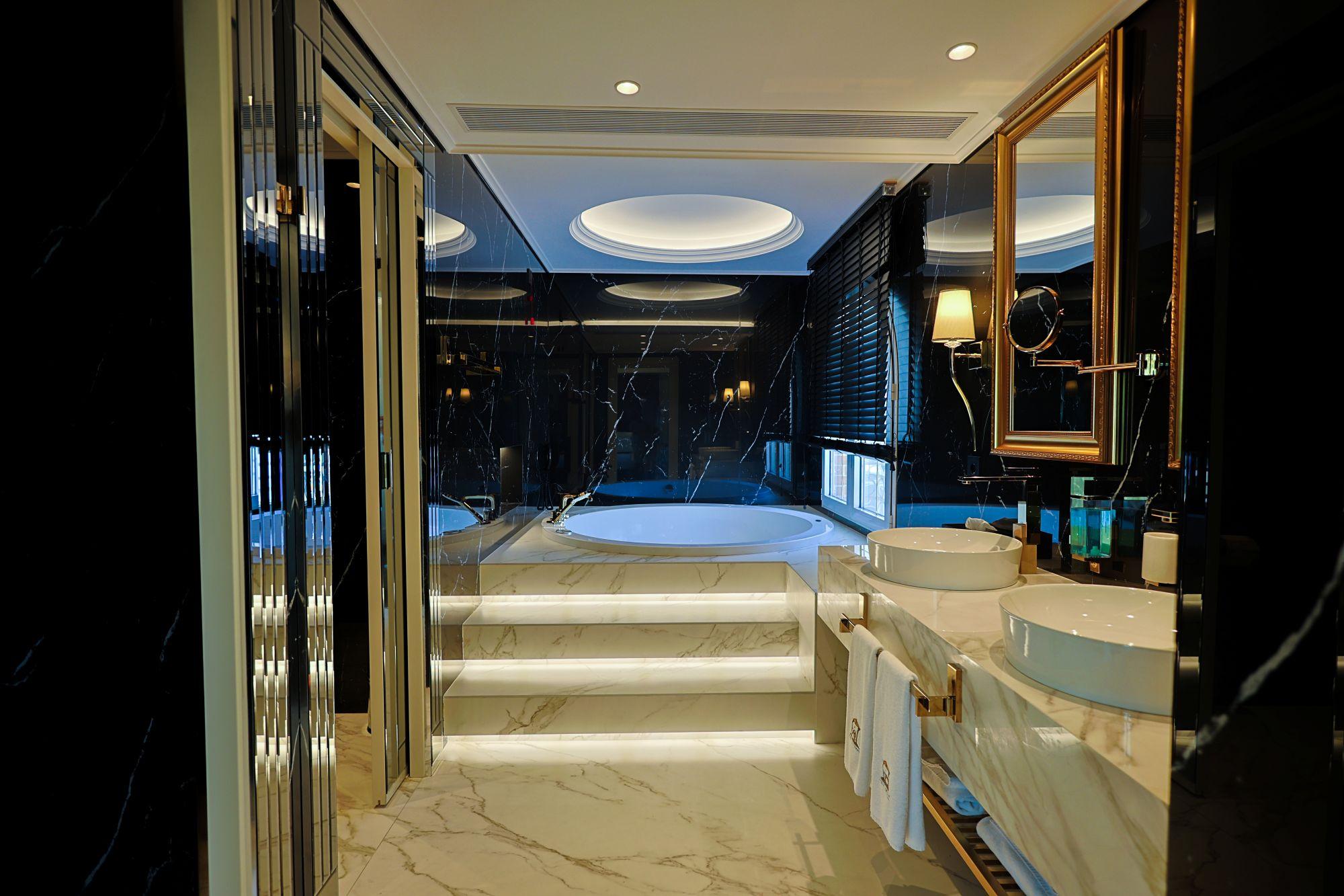 Royal Suite