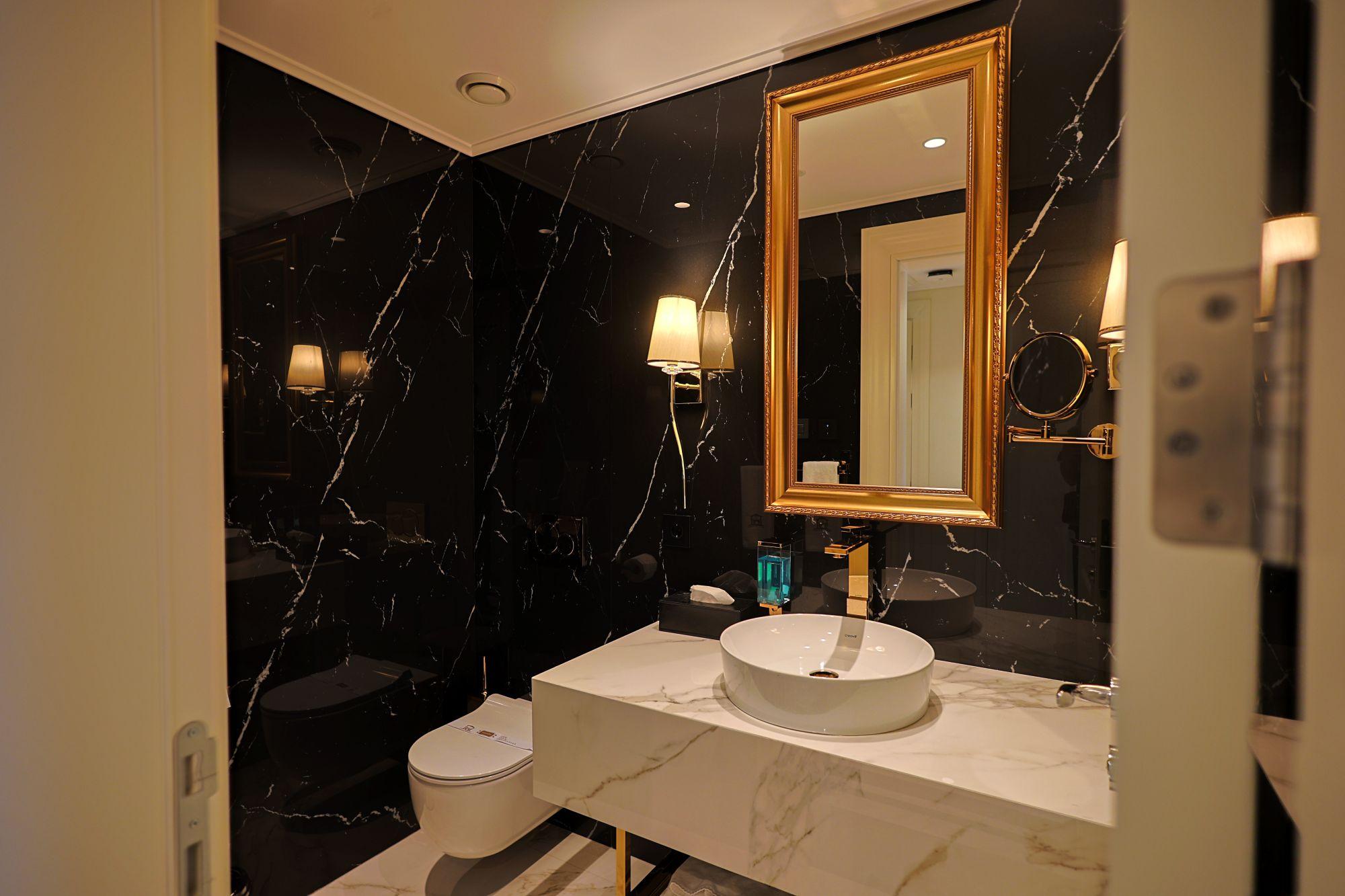 Royal Suite